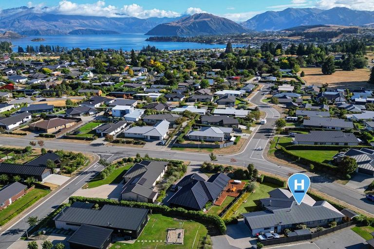 Photo of property in 5 Nancy Lane, Wanaka, 9305