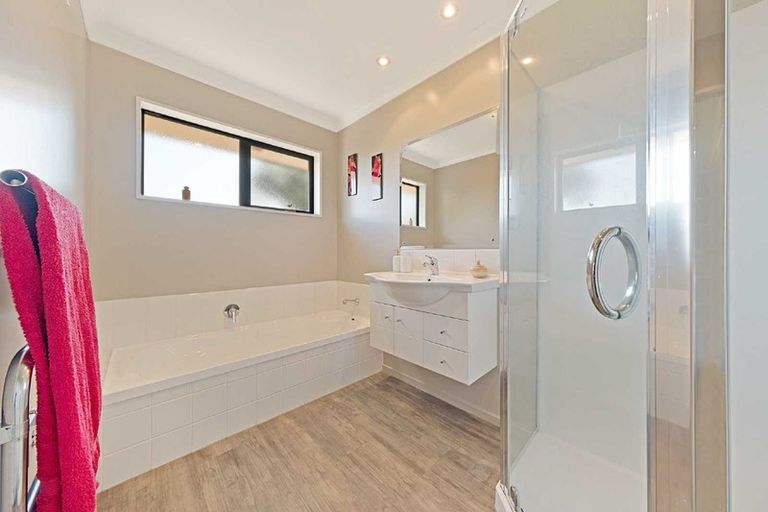 Photo of property in 22 Pollock Place, Rolleston, 7614