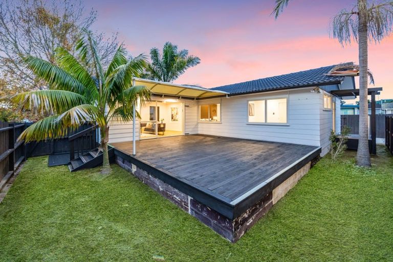 Photo of property in 60a Reelick Avenue, Pakuranga Heights, Auckland, 2010