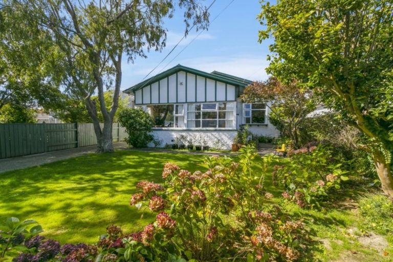 Photo of property in 76 Hautana Street, Woburn, Lower Hutt, 5010