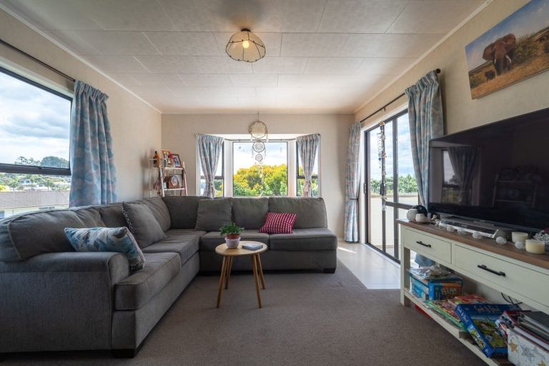 Photo of property in 6 William Souter Street, Forrest Hill, Auckland, 0620