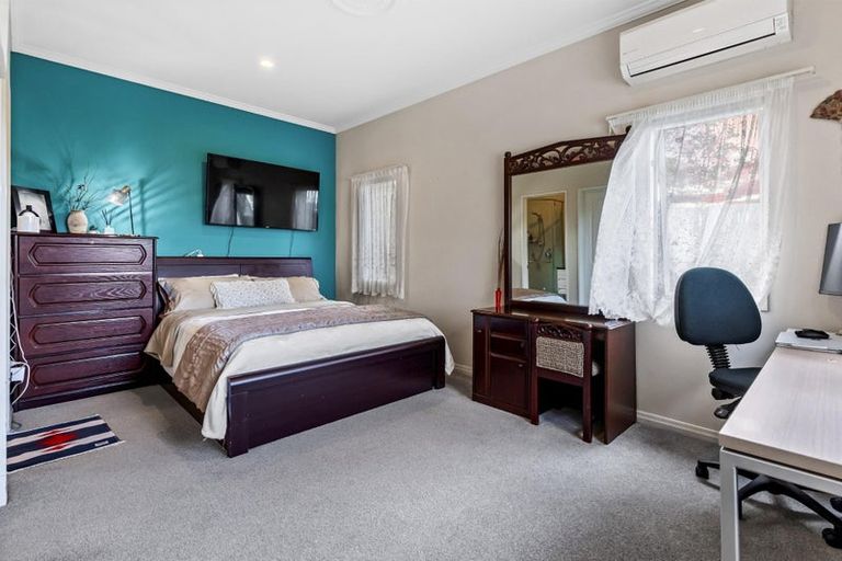 Photo of property in 21 Cinnabar Place, Westgate, Auckland, 0614