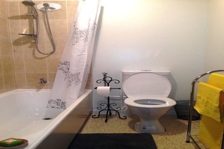 Photo of property in 11/171f Queens Drive, Lyall Bay, Wellington, 6022