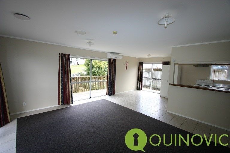 Photo of property in 23 Luckens Road, West Harbour, Auckland, 0618