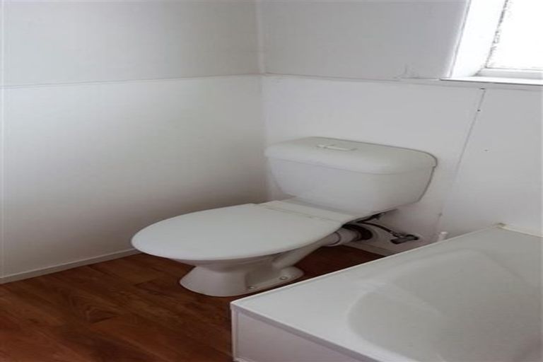 Photo of property in 2/312 Massey Road, Mangere East, Auckland, 2024