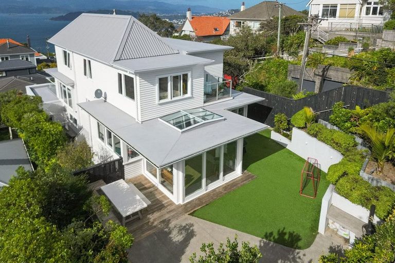 Photo of property in 20 Roscoe Terrace, Wadestown, Wellington, 6012