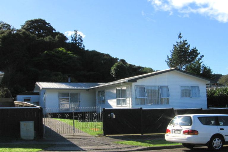 Photo of property in 16 Kaponga Street, Wainuiomata, Lower Hutt, 5014
