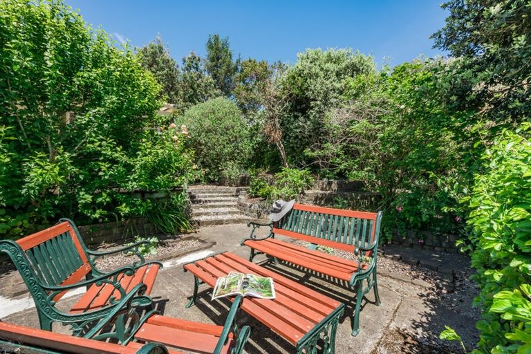 Photo of property in 20 Freyberg Crescent, Waikanae Beach, Waikanae, 5036