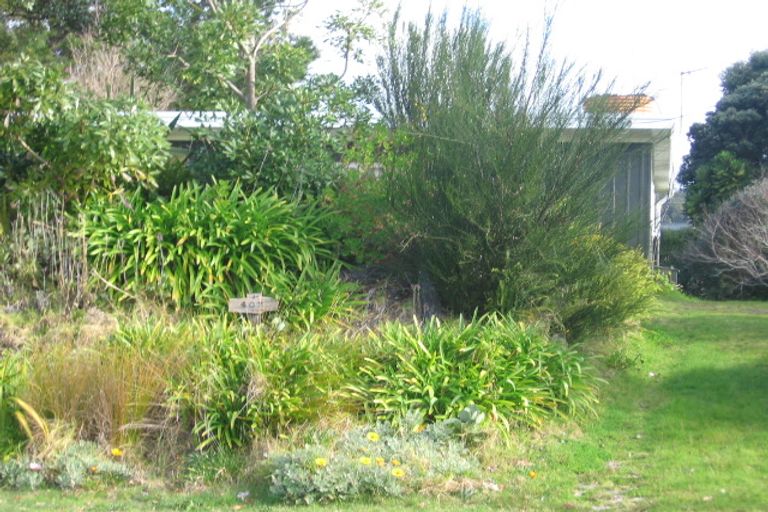 Photo of property in 407 Linton Crescent, Whangamata, 3620