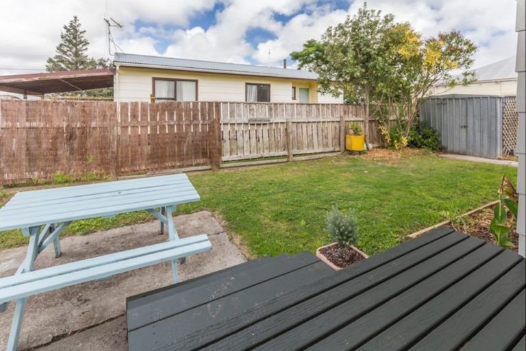 Photo of property in 100b Mako Mako Road, Levin, 5510