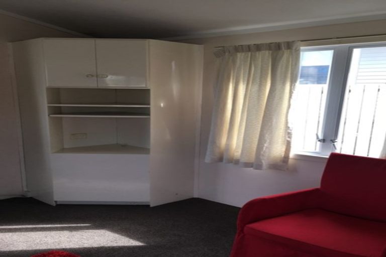 Photo of property in 15 Adriatic Avenue, Henderson, Auckland, 0612