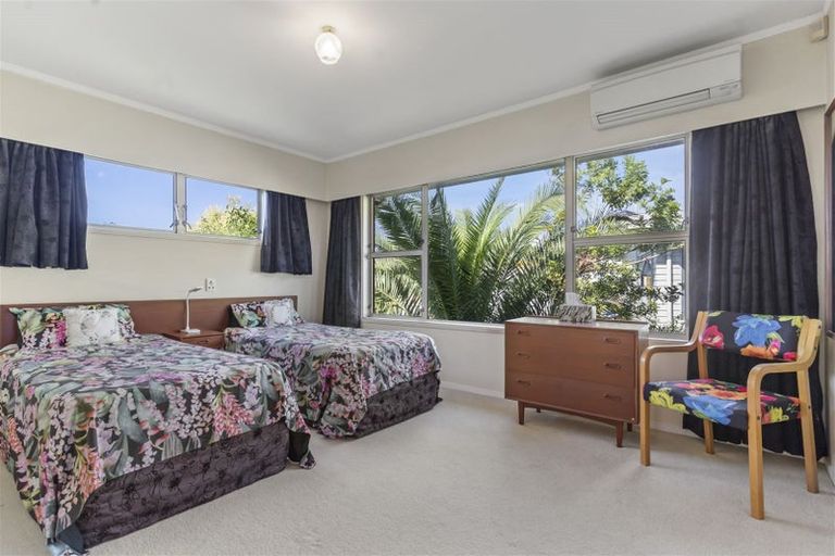 Photo of property in 301 Pakuranga Road, Pakuranga Heights, Auckland, 2010