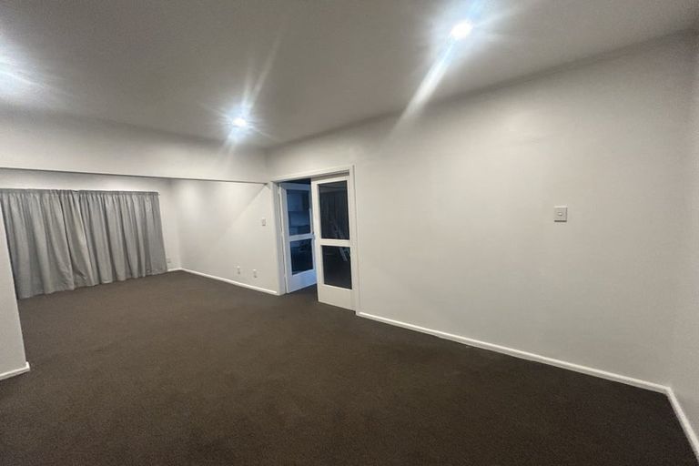 Photo of property in 316 Memorial Avenue, Burnside, Christchurch, 8053