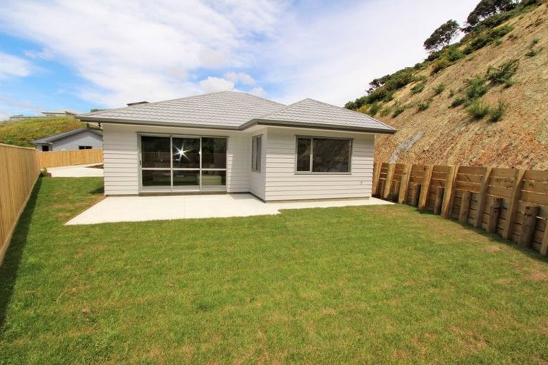 Photo of property in 16 Spritsail Place, Whitby, Porirua, 5024