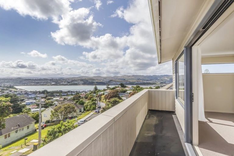 Photo of property in 37 Pikarere Street, Titahi Bay, Porirua, 5022