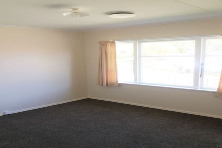 Photo of property in 27 Fraser Street, Wainuiomata, Lower Hutt, 5014