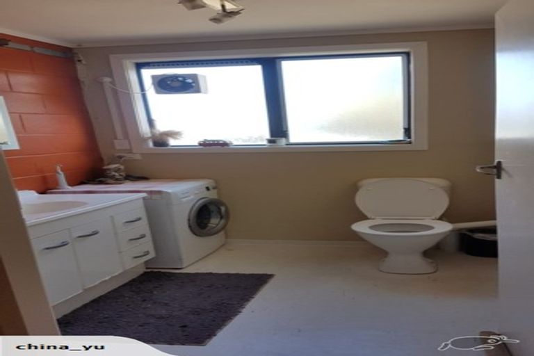 Photo of property in 102u1 Lyall Parade, Lyall Bay, Wellington, 6022