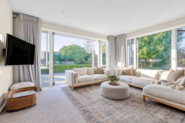 Photo of property in 1 Norfolk Drive, Cambridge, 3434