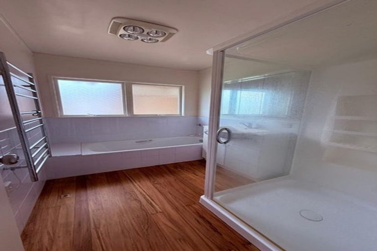 Photo of property in 28 Velma Road, Hillcrest, Auckland, 0627