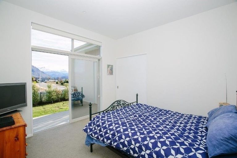 Photo of property in 10 Mcleod Avenue, Wanaka, 9305