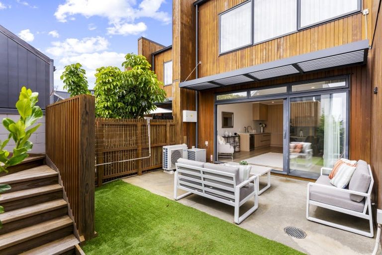 Photo of property in 9 Hudson Bay Road, Hobsonville, Auckland, 0616