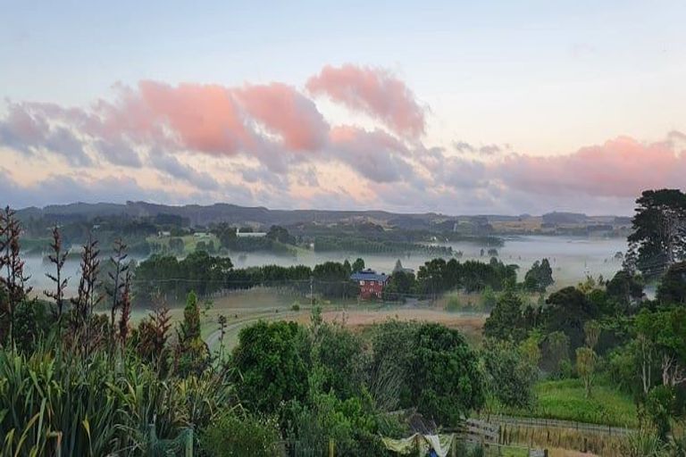 Photo of property in 74 Tarrant Road, Helensville, 0875