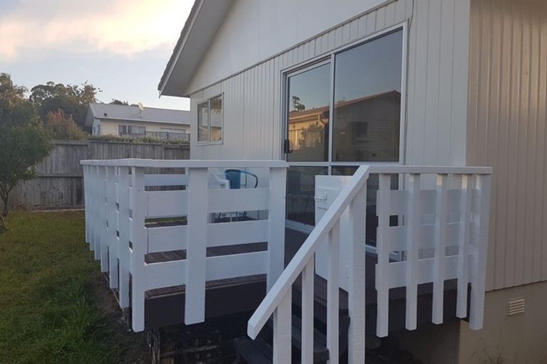 Photo of property in 2/47 Moire Road, Massey, Auckland, 0614