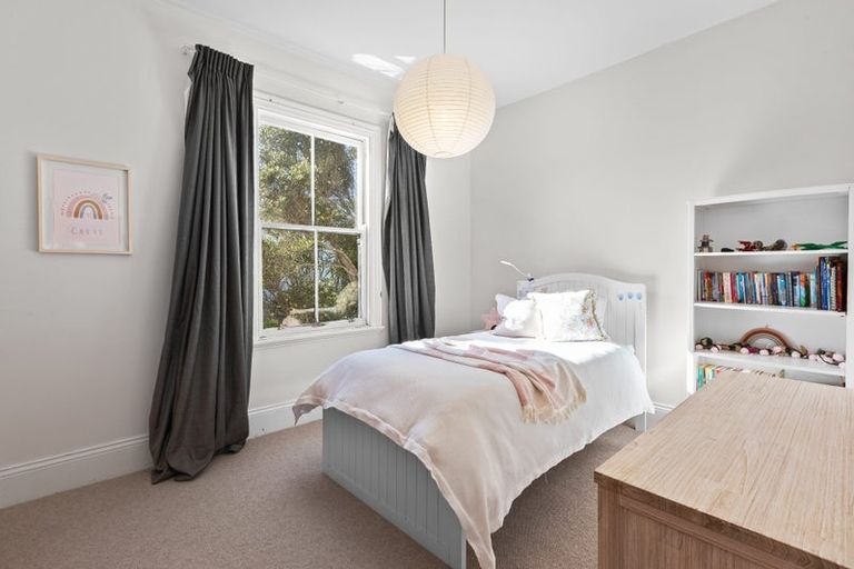 Photo of property in 4 North Terrace, Kelburn, Wellington, 6012