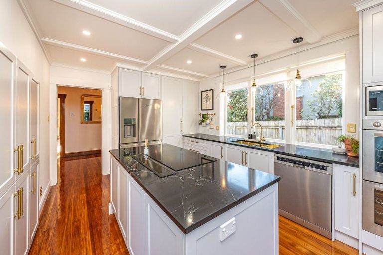 Photo of property in 12 Brassey Road, Saint Johns Hill, Whanganui, 4500