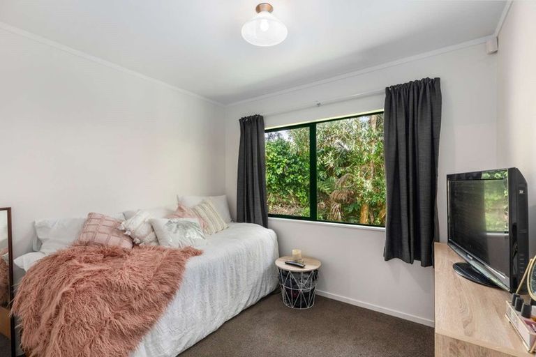 Photo of property in 51b Clayburn Road, Glen Eden, Auckland, 0602