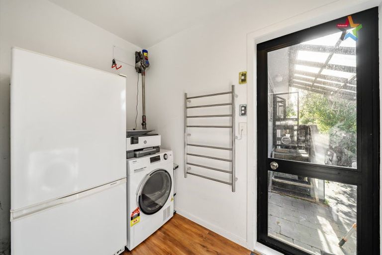 Photo of property in 21 Jasmine Grove, Maungaraki, Lower Hutt, 5010
