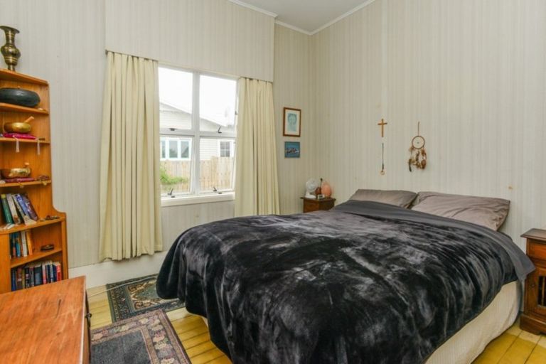 Photo of property in 43 Racecourse Road, Waipukurau, 4200