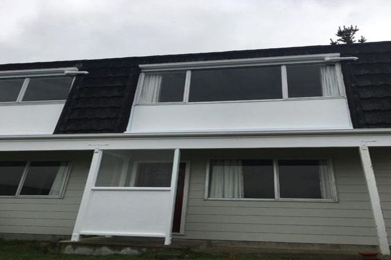 Photo of property in 3 Kerr Grove, Johnsonville, Wellington, 6037