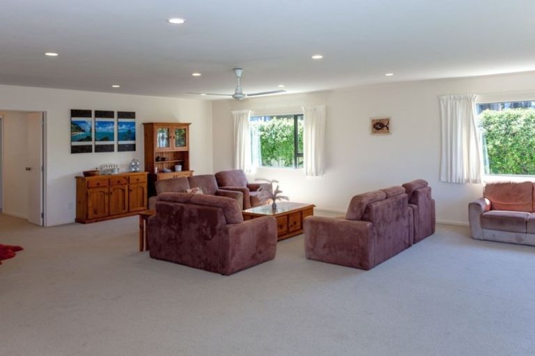 Photo of property in 16 Harsant Avenue, Hahei, Whitianga, 3591