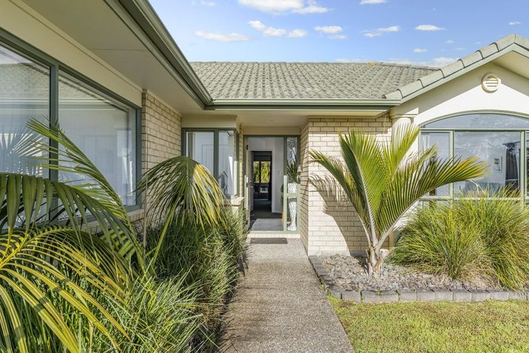 Photo of property in 24 Chelmsley Avenue, Henderson, Auckland, 0612