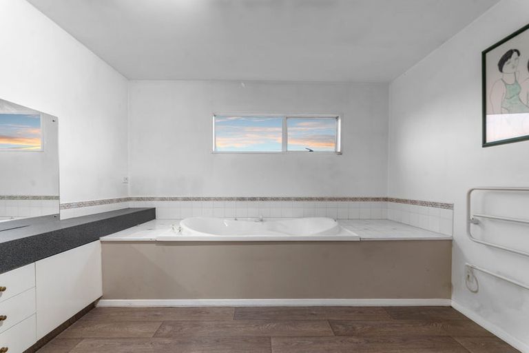 Photo of property in 217 Mairehau Road, Burwood, Christchurch, 8083