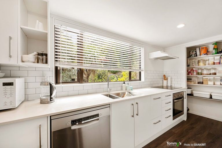 Photo of property in 5b Ranikhet Way, Khandallah, Wellington, 6035