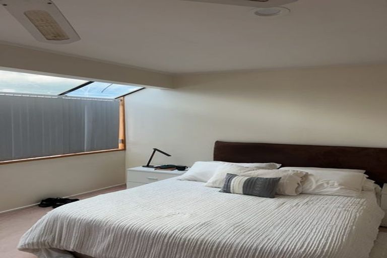 Photo of property in 1/979 Beach Road, Torbay, Auckland, 0630