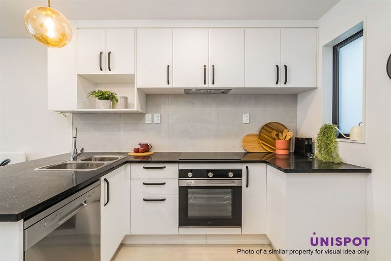 Photo of property in 7/148 Lincoln Road, Henderson, Auckland, 0610