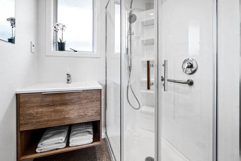 Photo of property in 6 Eton Place, Spotswood, New Plymouth, 4310