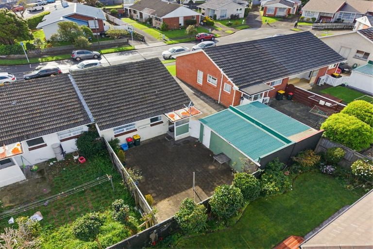 Photo of property in 15-16 Amberley Grove, Hutt Central, Lower Hutt, 5010