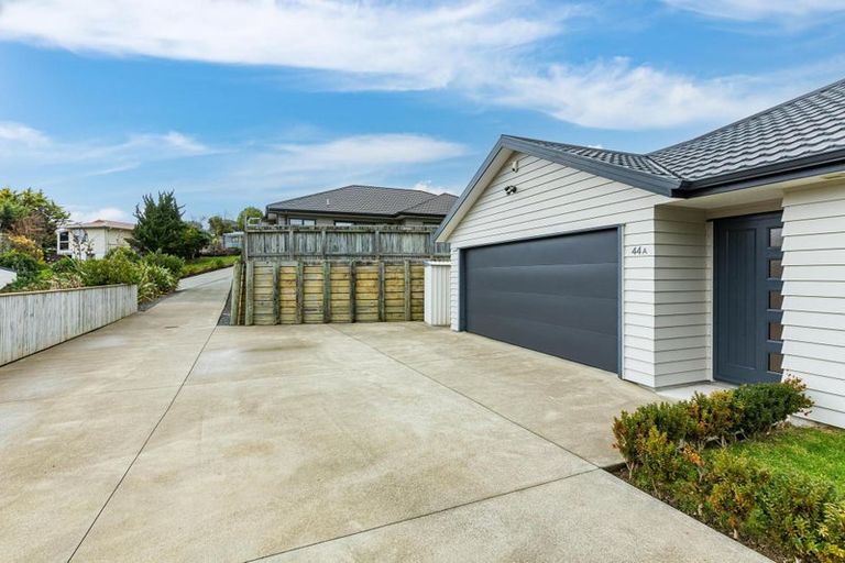 Photo of property in 44a Staithes Drive North, Whitby, Porirua, 5024