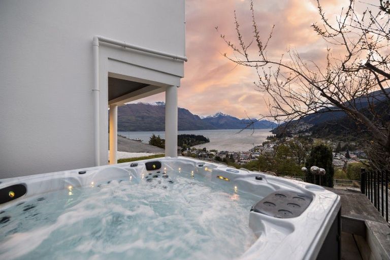 Photo of property in 56c Kerry Drive, Queenstown, 9300