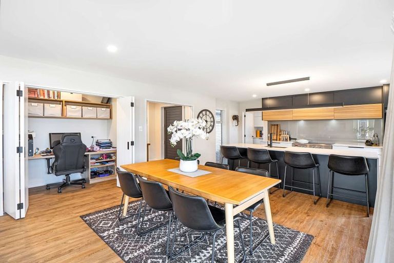 Photo of property in 13 Angus Place, Rangiora, 7400