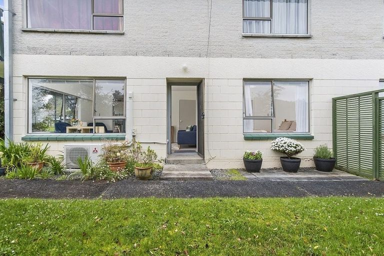 Photo of property in 10/126 Lynwood Road, New Lynn, Auckland, 0600