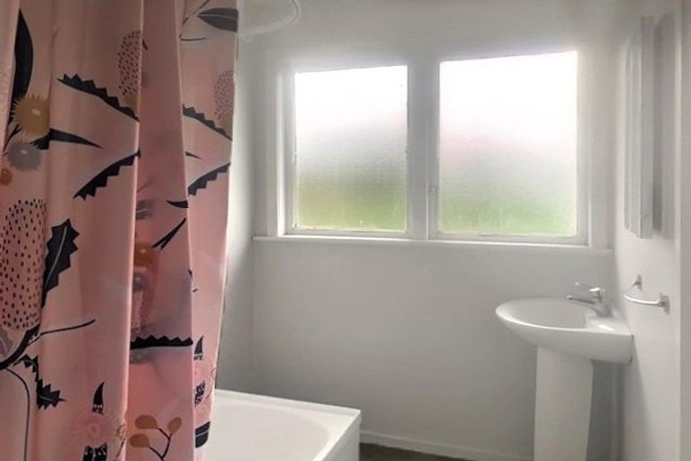 Photo of property in 65 Avenue Road, Foxton, 4814