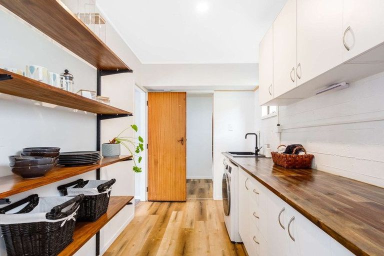 Photo of property in 2 Pohue Grove, Stokes Valley, Lower Hutt, 5019