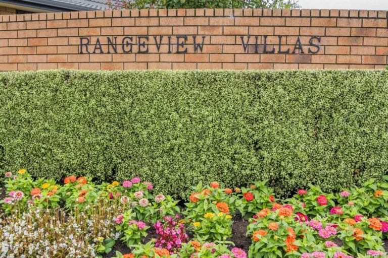 Photo of property in Rangeview Villas, 10/9 Fuller Close, Levin, 5510