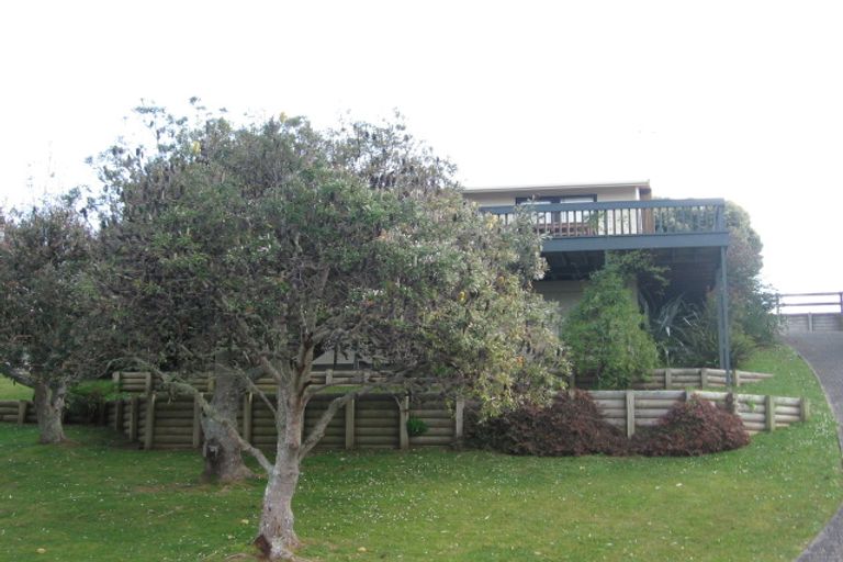 Photo of property in 204 Russell Bruce Place, Onemana, Whangamata, 3691