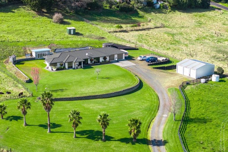 Photo of property in 32 Davies Road, Ramarama, Drury, 2579